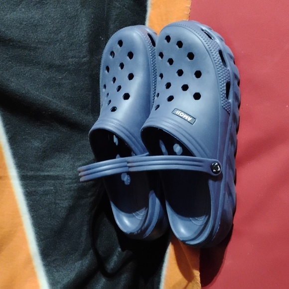 Slippers - Picture 5 of 5